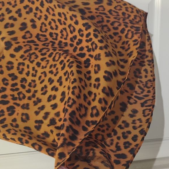 Worthington‎ Leopard Tank Size Medium Petite V Neck - Picture 4 of 4